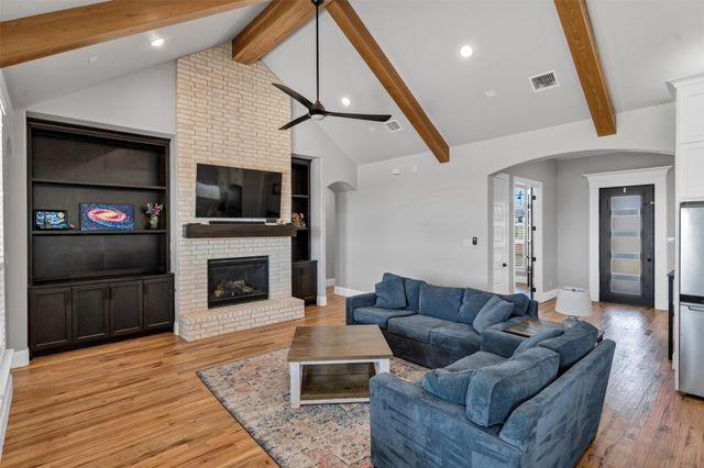 413 Venadito Drive, Godley, TX 76044