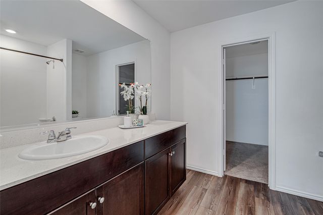 1105 Wildflower Street, Ennis, TX 75119