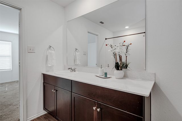 1105 Wildflower Street, Ennis, TX 75119