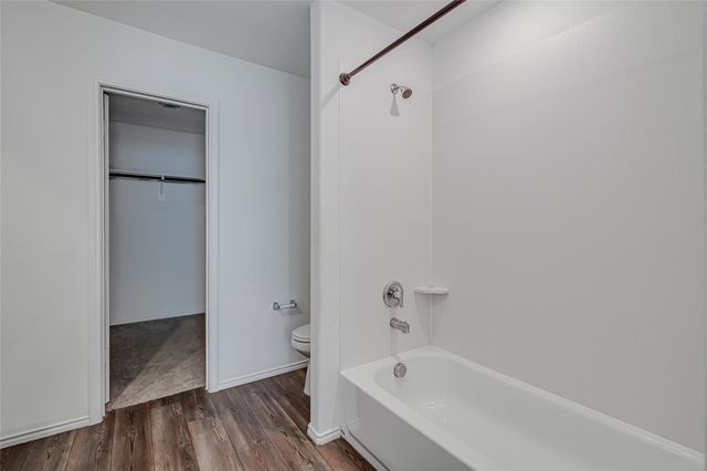 1105 Wildflower Street, Ennis, TX 75119