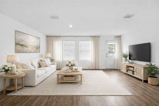 1105 Wildflower Street, Ennis, TX 75119