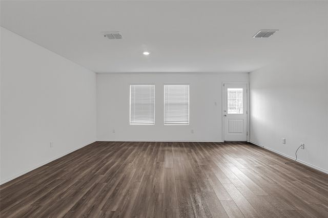 1105 Wildflower Street, Ennis, TX 75119