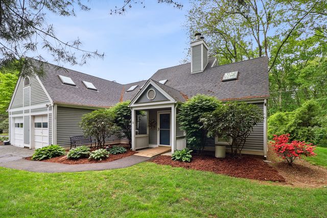 22 Centre Village Drive 22, Madison, CT 06443