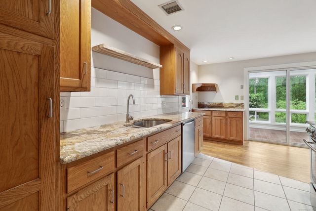 22 Centre Village Drive 22, Madison, CT 06443