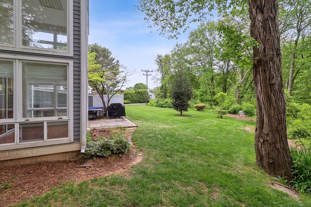 22 Centre Village Drive 22, Madison, CT 06443