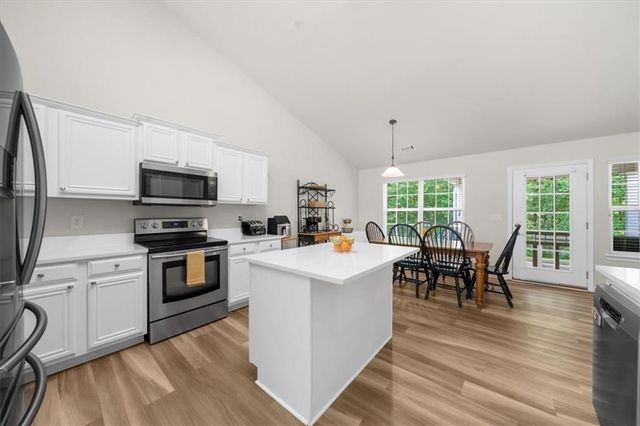 5155 Scenic View Road, Flowery Branch, GA 30542