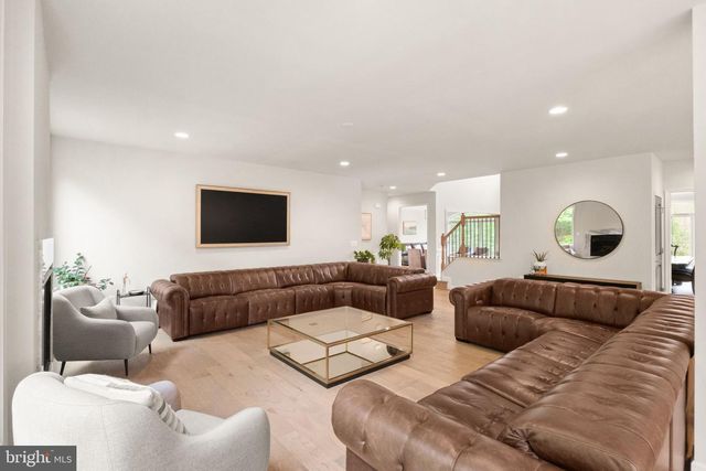 5606 BEACHVIEW CREEK DR, Woodbridge, VA 22192