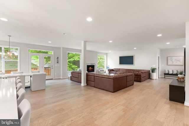 5606 BEACHVIEW CREEK DR, Woodbridge, VA 22192