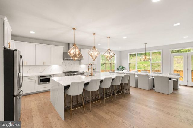 5606 BEACHVIEW CREEK DR, Woodbridge, VA 22192