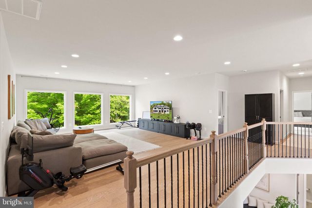 5606 BEACHVIEW CREEK DR, Woodbridge, VA 22192