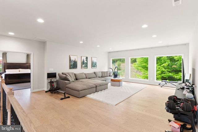 5606 BEACHVIEW CREEK DR, Woodbridge, VA 22192