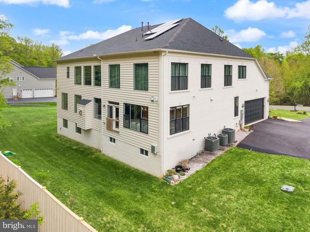 5606 BEACHVIEW CREEK DR, Woodbridge, VA 22192