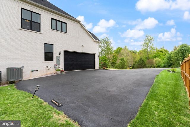 5606 BEACHVIEW CREEK DR, Woodbridge, VA 22192