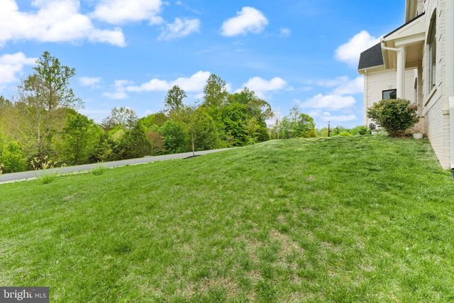 5606 BEACHVIEW CREEK DR, Woodbridge, VA 22192
