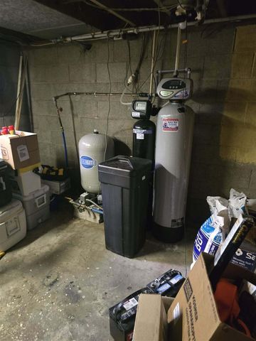 2365 W Temperance Road, Temperance, MI 48182