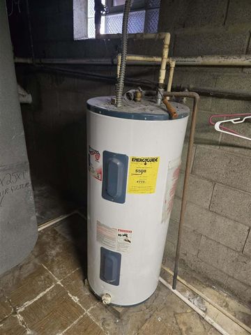 2365 W Temperance Road, Temperance, MI 48182