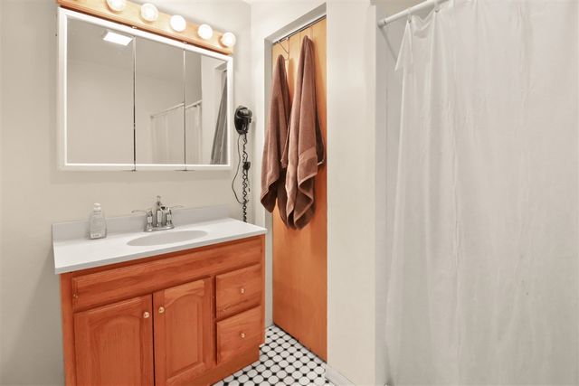 2365 W Temperance Road, Temperance, MI 48182