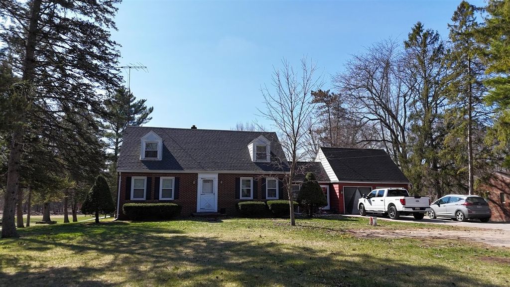 2365 W Temperance Road, Temperance, MI 48182