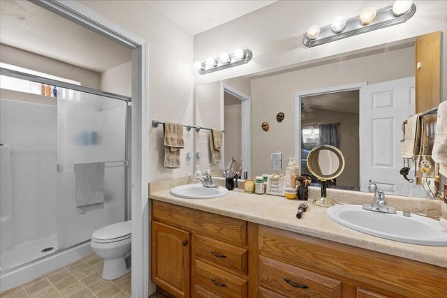 114 Cedar Street, Central Point, OR 97502