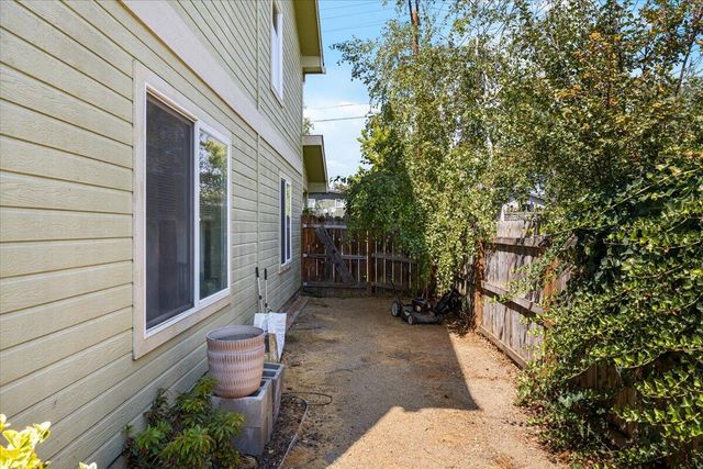 114 Cedar Street, Central Point, OR 97502