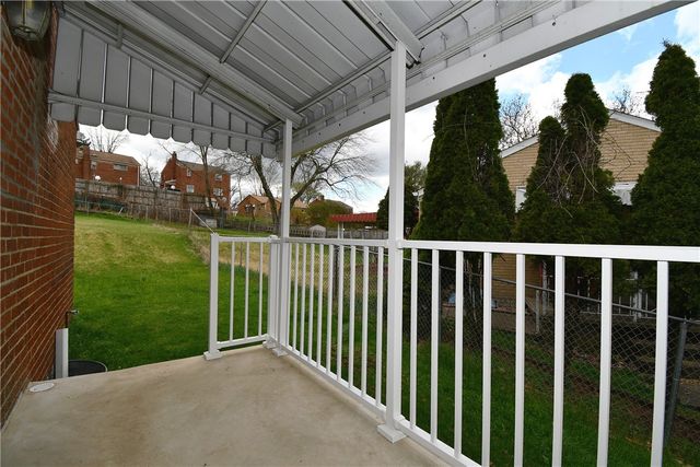 1900 Plateau St, Carrick, PA 15210