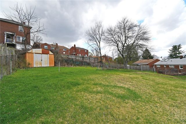 1900 Plateau St, Carrick, PA 15210