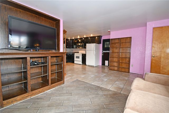 1900 Plateau St, Carrick, PA 15210