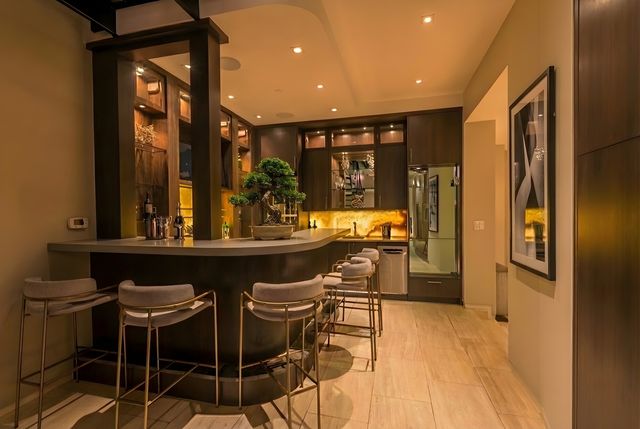 1401 N Astor Street, Chicago, IL 60610