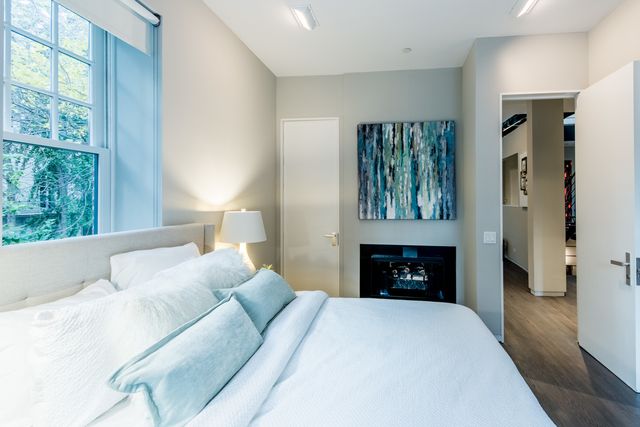 1401 N Astor Street, Chicago, IL 60610