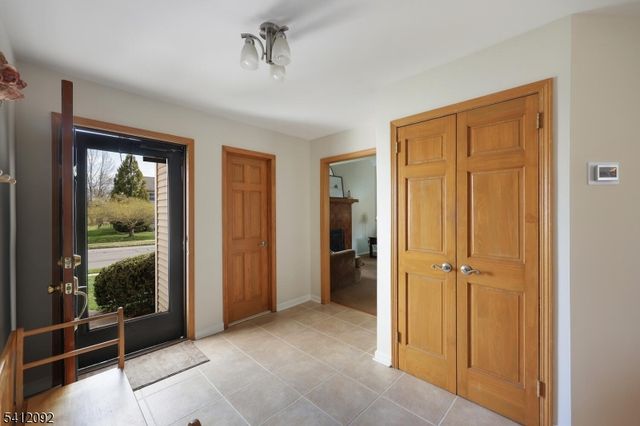 6 Longfield Dr, Hillsborough Twp., NJ 08844