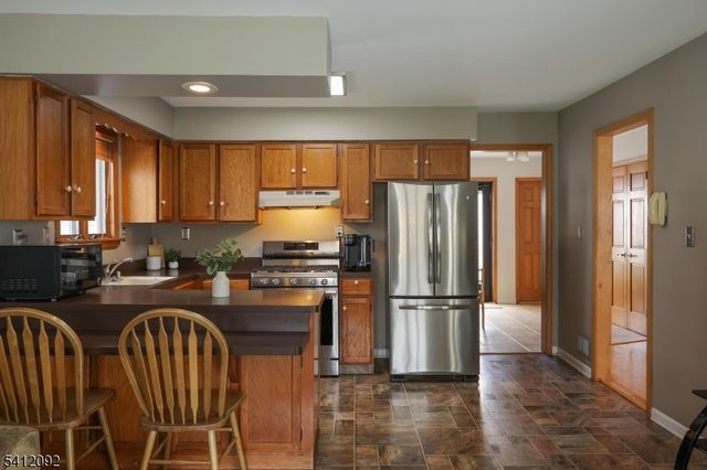 6 Longfield Dr, Hillsborough Twp., NJ 08844