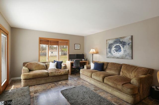 6 Longfield Dr, Hillsborough Twp., NJ 08844