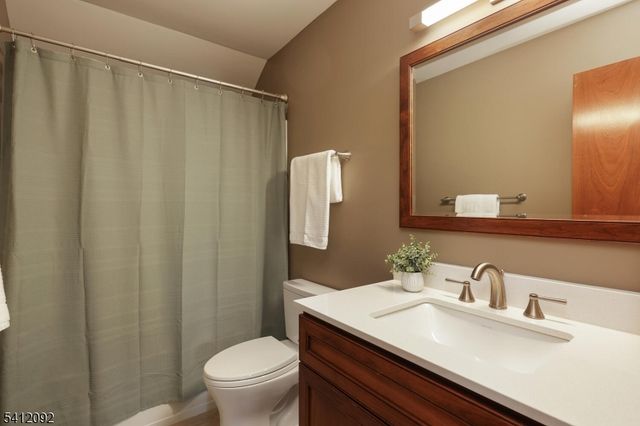 6 Longfield Dr, Hillsborough Twp., NJ 08844