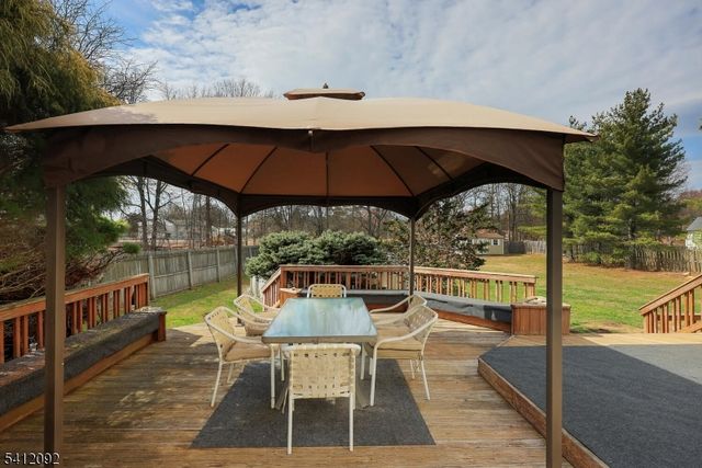 6 Longfield Dr, Hillsborough Twp., NJ 08844