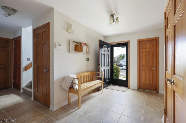 6 Longfield Dr, Hillsborough Twp., NJ 08844