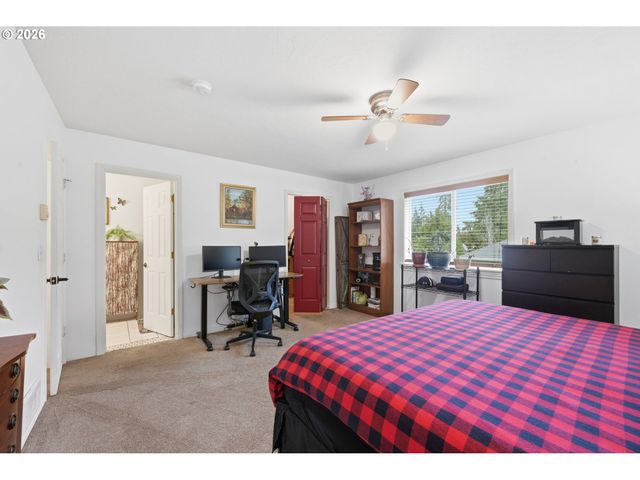 6842 JESSICA Dr, Springfield, OR 97478