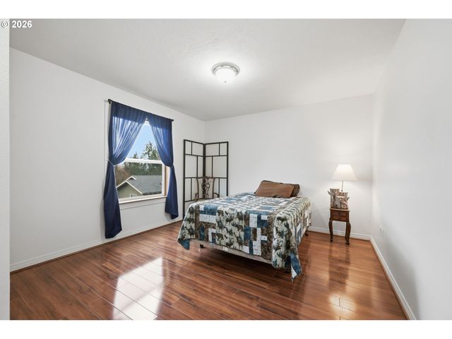 6842 JESSICA Dr, Springfield, OR 97478