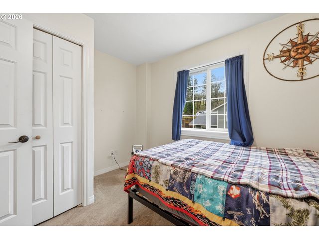 6842 JESSICA Dr, Springfield, OR 97478