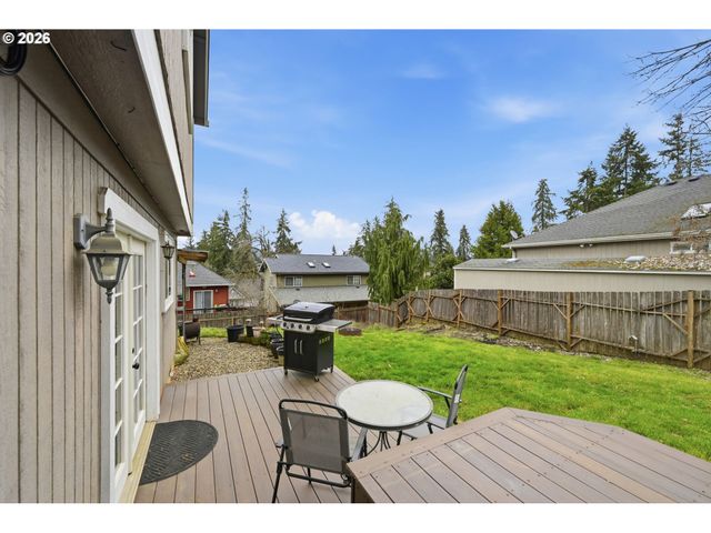 6842 JESSICA Dr, Springfield, OR 97478
