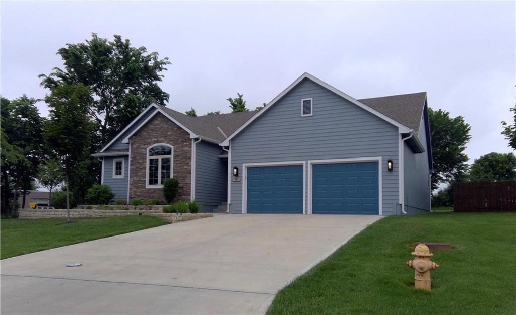 1013 Diamondhead Drive, Lawrence, KS 66049