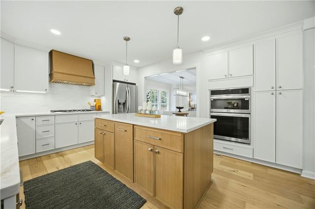 1390 Tennis Court Place, Roswell, GA 30075