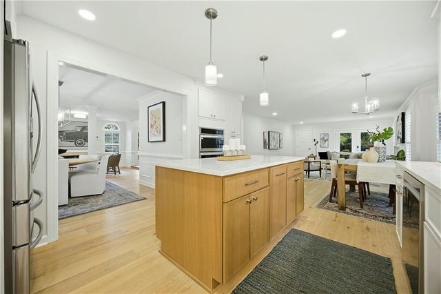 1390 Tennis Court Place, Roswell, GA 30075