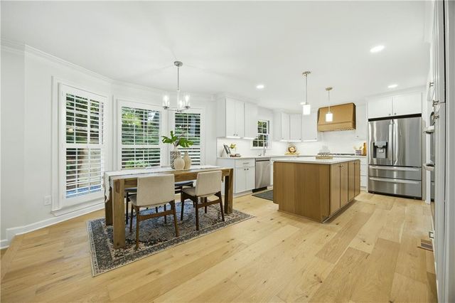 1390 Tennis Court Place, Roswell, GA 30075