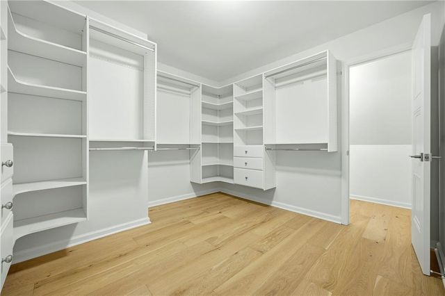 1390 Tennis Court Place, Roswell, GA 30075