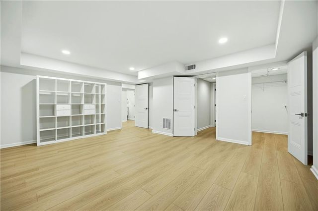1390 Tennis Court Place, Roswell, GA 30075