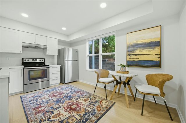 1390 Tennis Court Place, Roswell, GA 30075