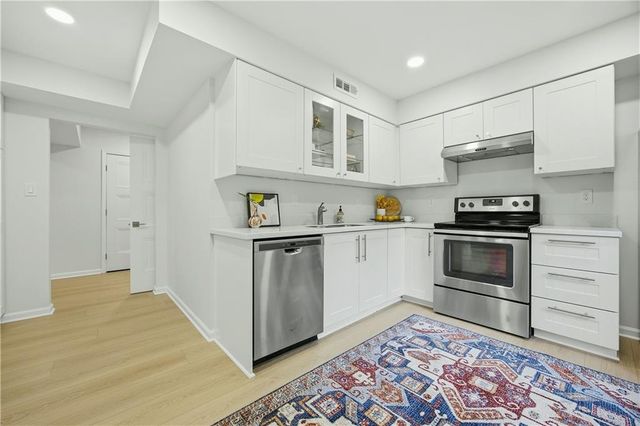 1390 Tennis Court Place, Roswell, GA 30075