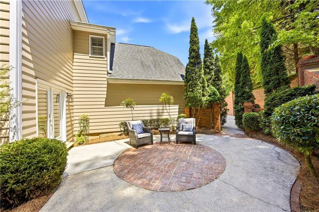 1390 Tennis Court Place, Roswell, GA 30075