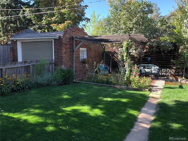 1059 Jackson St, Denver, CO 80206