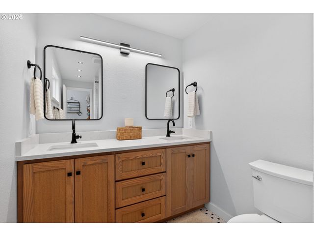 8115 Sw HEMLOCK St, Portland, OR 97223